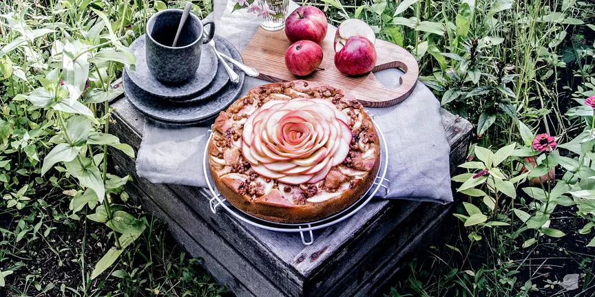 Alt Böhmischer Apfel-Walnuss-Kuchen aus der Conditorei Coppenrath & Wiese