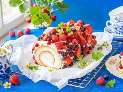 Sahnerolle mit Beeren aus der Conditorei Coppenrath & Wiese
