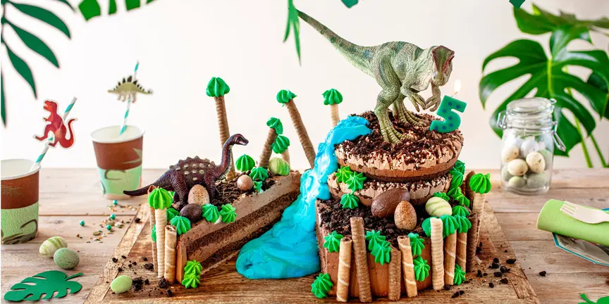 Dino Torte zum Kindergeburtstag mit Torten aus der Conditorei Coppenrath & Wiese