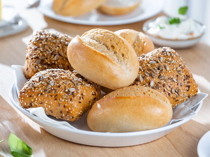 Unserer Goldstücke Brötchen im Korb 