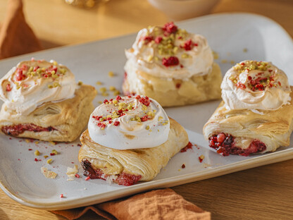 Veganer Rote-Früchte Strudel mit Baiser