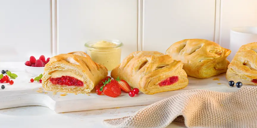 Rote-Früchte-Strudel mit Vanillepudding von Coppenrath & Wiese