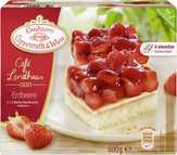 Erdbeer-Blechkuchen, Café Landhaus, fertig gebacken, voprportioniert